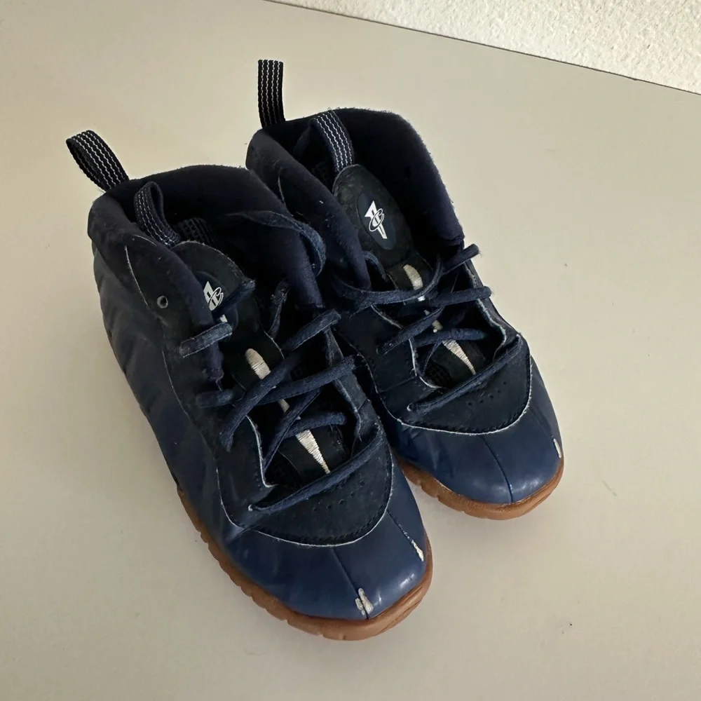 Nike Little Posite One Basketball‎ Hi-Top Sneakers SIZE 9C